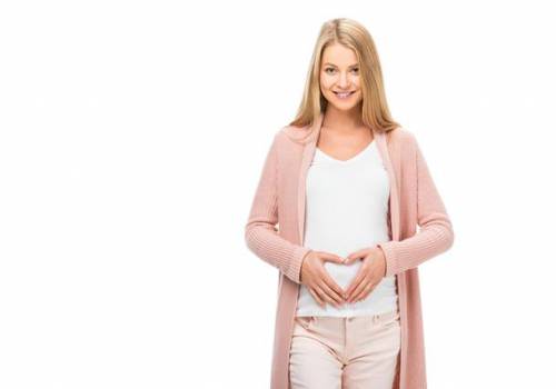 Początek ciąży – objawy, których można się spodziewać i nietypowe reakcje organizmu