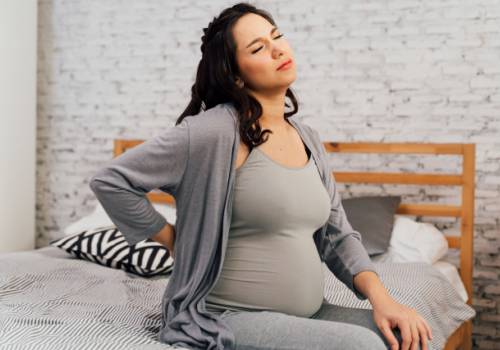 Jak złagodzić ból kości ogonowej w ciąży? Domowe sposoby