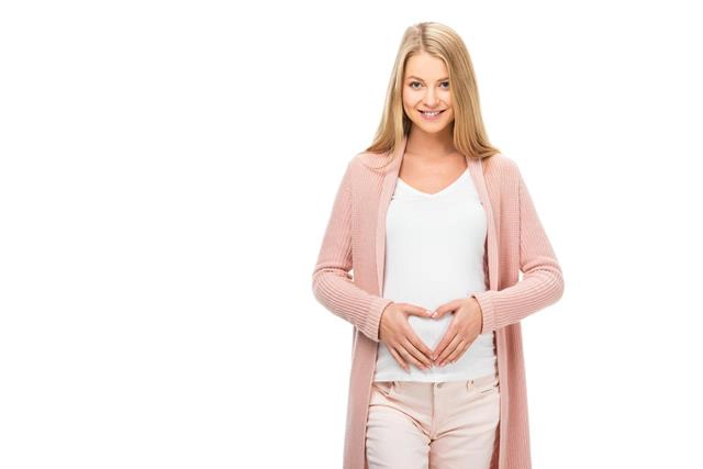Początek ciąży – objawy, których można się spodziewać i nietypowe reakcje organizmu